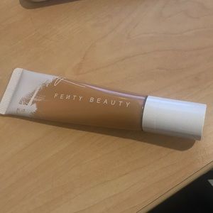 New fenty hydrating foundation 330